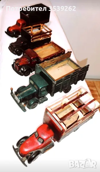 Ръчно изработени, стари уникати. Дървени камиончета, детайлна изработка. 85 годишни., снимка 1