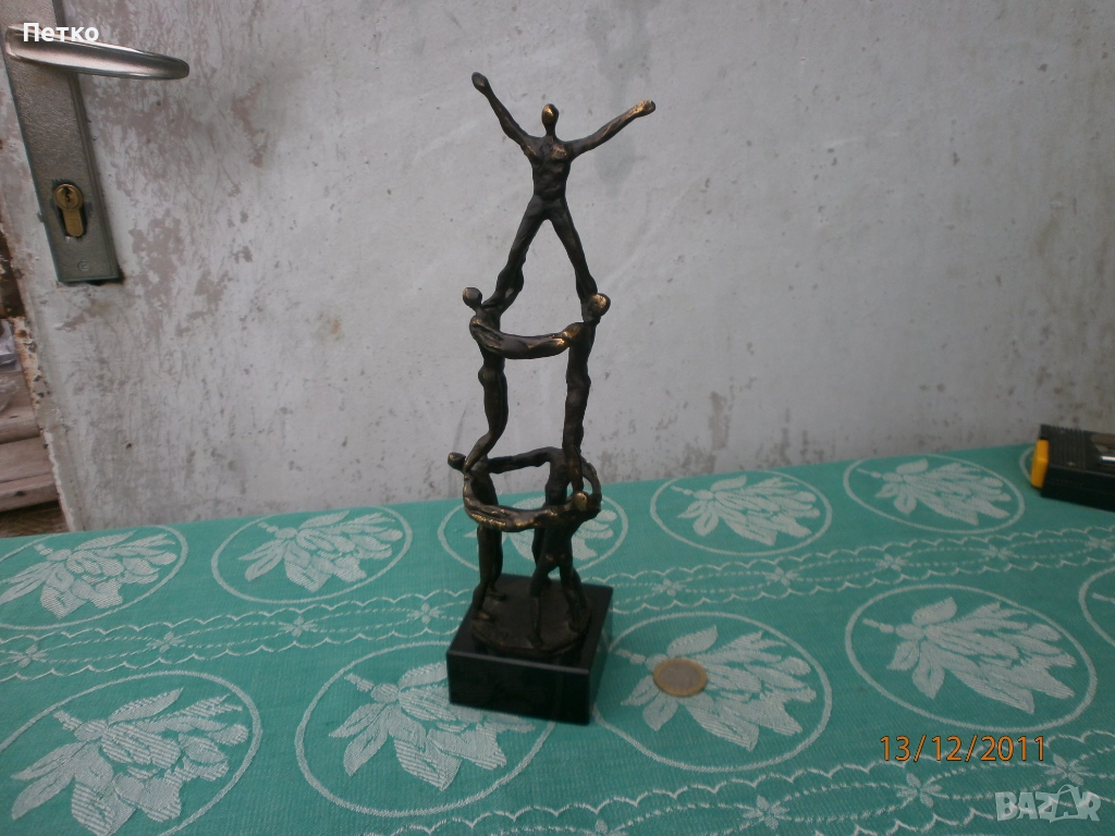 Стара масивна бронзова скулптура статуетка, снимка 1