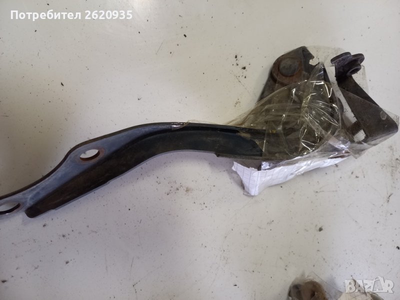 Панта преден капак тойота ярис 2006-20011 лява и дясна , снимка 1