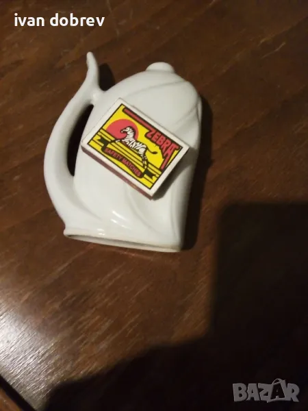 Порцеланова малка каничка., снимка 1