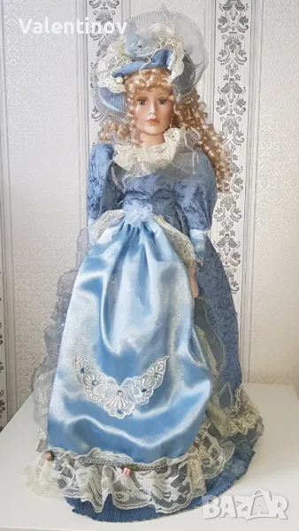 Порцеланова кукла със стойка , снимка 1