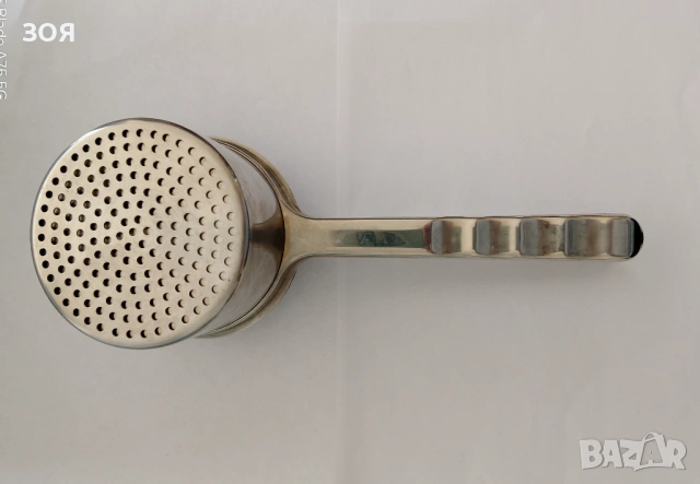 Италианска преса за картофи ,,Ernesto,, Хром.Отлична., снимка 2 - Чопъри и пасатори - 53861987