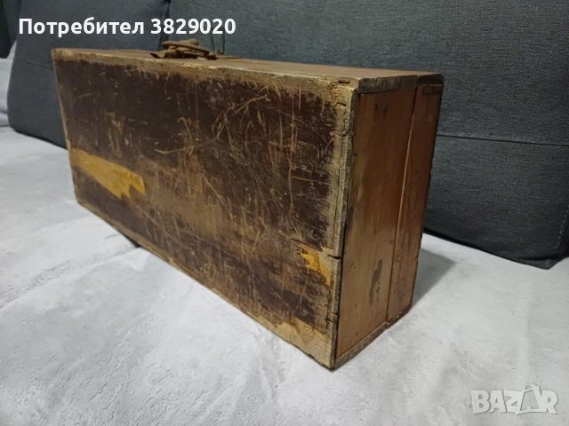 Дървен куфар