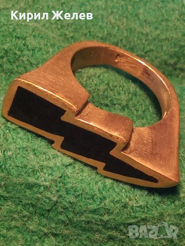 СТАР БРОНЗОВ ПРЪСТЕН - МЪЛНИЯ инкрустиран с ЧЕРЕН ОНИКС РЪЧНА МАЙСТОРСКА РЯДКА ИЗРАБОТКА УНИКАТ 7318, снимка 3 - Антикварни и старинни предмети - 34839583