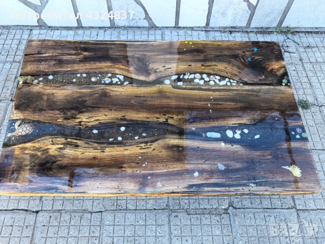 Ръчна изработка на холна маса от орех и епоксидна смола 