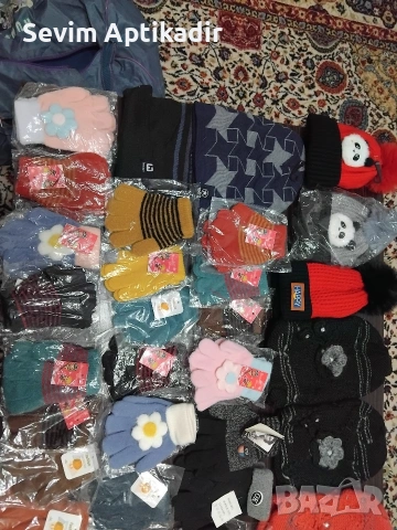 Детски шапки и ръкавици , снимка 2 - Шапки, шалове и ръкавици - 53356881