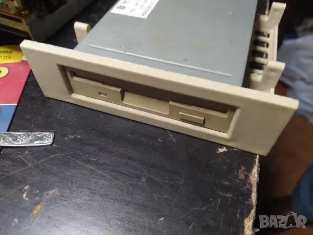 Флопи 1.44 Mb с преходник 3,5"/5,25 " за ретро компютър 