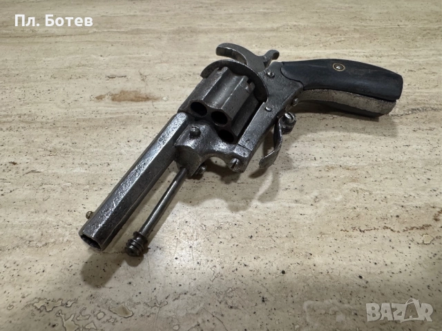 Стар револвер, пистолет, снимка 4 - Антикварни и старинни предмети - 51965150