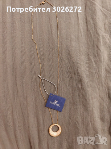 Колие Swarovski , снимка 3 - Колиета, медальони, синджири - 52982773