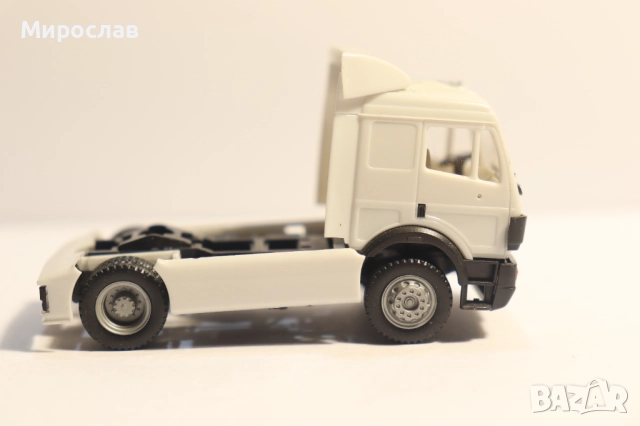HERPA H0 1/87 MERCEDES ВЛЕКАЧ КАМИОН МОДЕЛ, снимка 3 - Колекции - 52489523