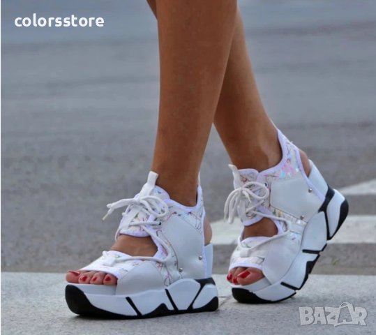 Сандали на платформа - бели - K83