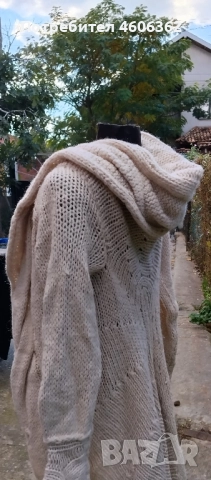 ръчно изработена жилетка с качулка