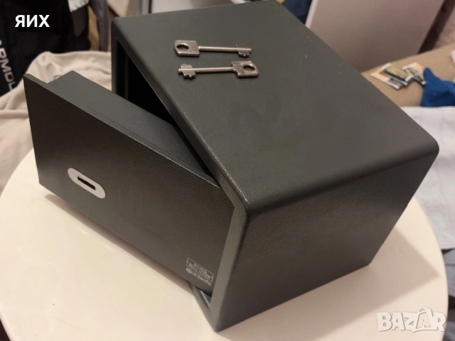 Метална каса , снимка 7 - Сейфове и каси - 53748814