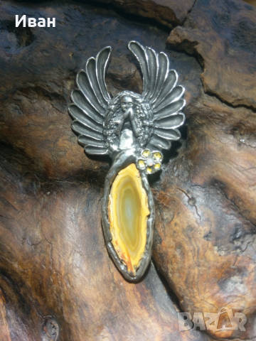 Сребърен медальон , снимка 2 - Колиета, медальони, синджири - 36227543