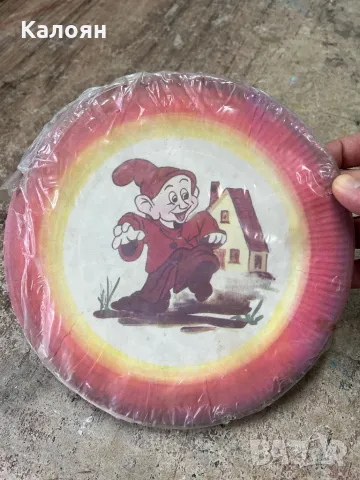 Стари хартиени парти чинийки комплект