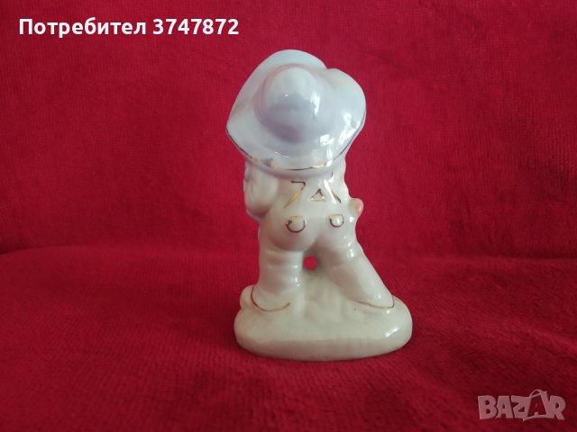 Порцеланова фигура Момче с кученца., снимка 3 - Колекции - 40883835