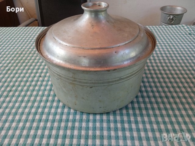 Стара алуминиева тава с капак