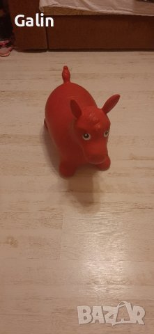 надуваемо конче за сядане и скачан.