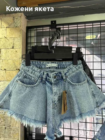 Къси дънкови разкроени панталонки в синьо черно сиво, снимка 1