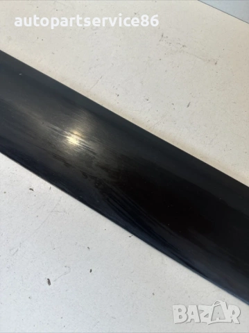 Декоративна лайсна на задната лява врата черна за KIA Carnival (2006–2012) 87721-4D100, снимка 2 - Части - 53219028