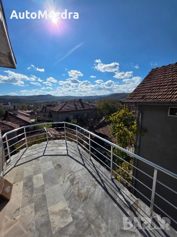 продава се къжа на 3 етажа гр Мездра Възможен бартер за др имот с доплащане , снимка 11 - Къщи - 53332497