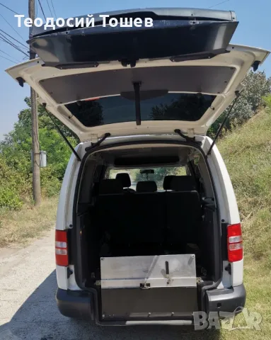 VW Caddy Maxi 1.6 Tdi 102к.с. 2011, снимка 9 - Автомобили и джипове - 48945454