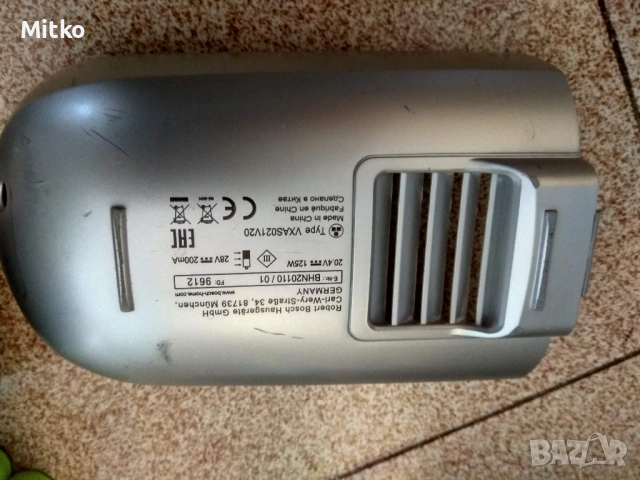 Акумулаторна прахосмукачка БОШ-за части, снимка 2 - Прахосмукачки - 52546471