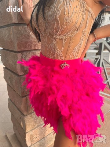 Бутикови корсет и пола с естествени пера 