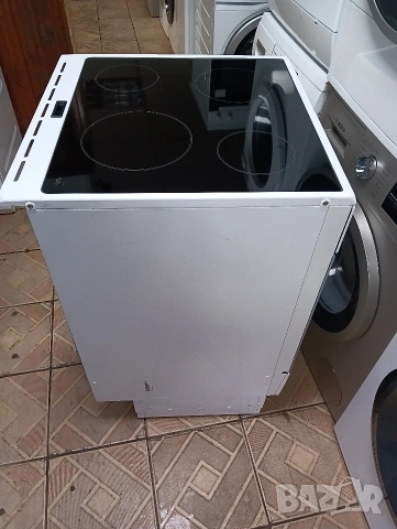 Като нова свободно стояща печка с керамичен плот Бош Bosch с две години гаранция!, снимка 4 - Печки, фурни - 53613550