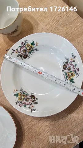 Порцеланови чайник, латиера, купичка, чиния за салата и дълбока чиния, снимка 13 - Сервизи - 48989476