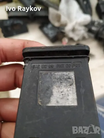 Ключ за аварийни светлини VW Passat B5, снимка 2 - Части - 47677247