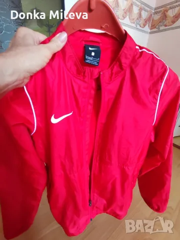 Яке Nike ветровка , снимка 7 - Детски якета и елеци - 55792023