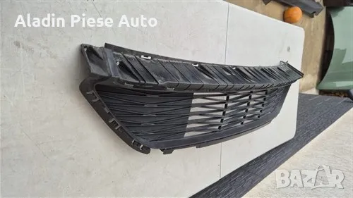 Долна централна решетка Kia Ceed 3 Фейслифт година 2022 2023 2024 2025 код 86560J7DAO, 86560-J7DAO, снимка 3 - Аксесоари и консумативи - 50439270
