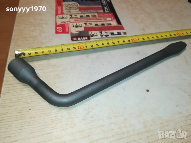 17ММ КЛЮЧ ЗА ГУМИ-УСИЛЕН МАСИВЕН 2208251700