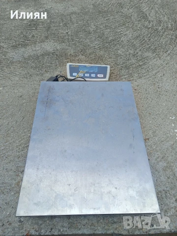 Платформена везна KERN 