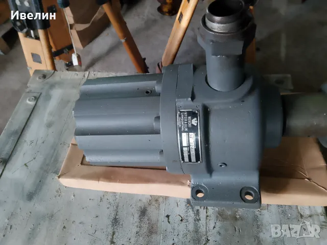 Хидравлична помпа за кран 100л