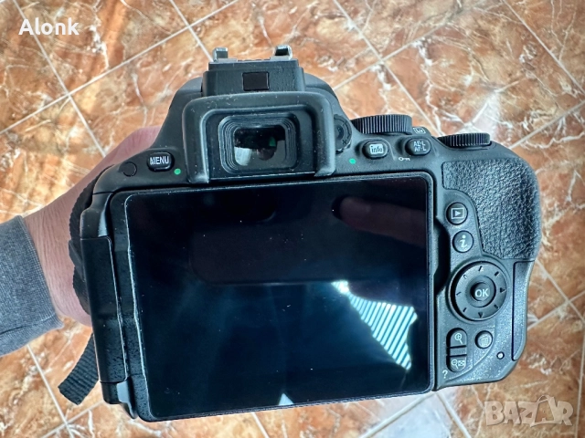Nikon D5500, снимка 8 - Фотоапарати - 52178745