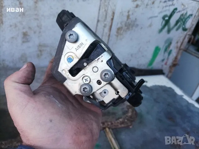 Задна лява брава за Тойота Корола Версо. 2006 год., снимка 7 - Части - 48872195