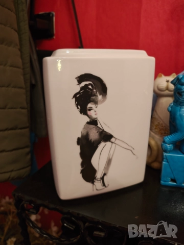 Арт Деко Маркова порцеланова ваза , снимка 2 - Вази - 52483944