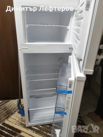 Продавам комбиниран хладилник с фризер Crown GN 263E., снимка 2 - Хладилници - 53120102