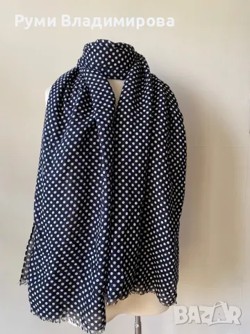 Черен шал на точки, Dixie, 100 % вискоза, с етикет, снимка 5 - Шалове - 48859802