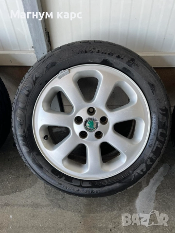 Оригинални алуминиеви джанти Skoda 16" с гуми Fulda 205/55 R16, снимка 5 - Гуми и джанти - 51672814