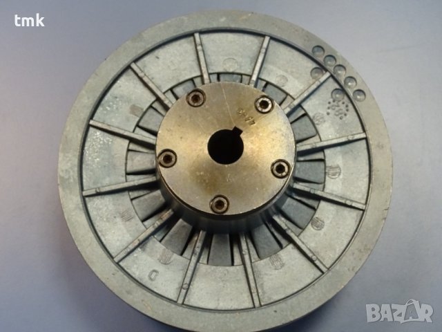 Вариаторна шайба Berges 210 double variable speed pulley Ф220/Ф22, снимка 8 - Резервни части за машини - 42364912