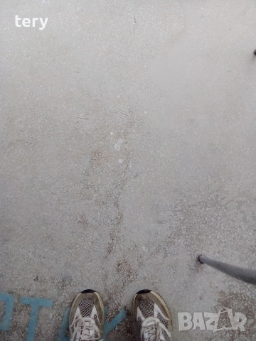 Диамантено шлайфане полиране запечатка на мрамор мозайка.