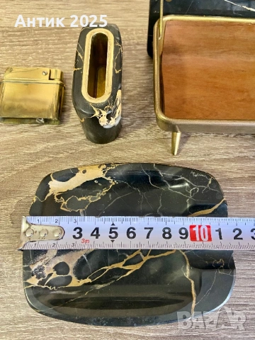 Винтидж настолен комплект от камък с позлатени елементи – пепелник, запалка и поставка, снимка 4 - Антикварни и старинни предмети - 53474769
