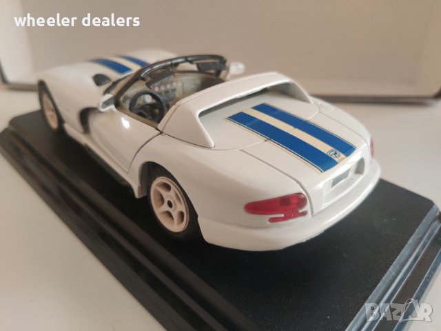 Метална количка Bburago 1992 DODGE VIPER RT/10 1/24, снимка 6 - Колекции - 39891100