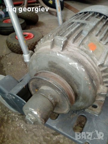 Трифазен мотор 2.2, снимка 2 - Електродвигатели - 41556826