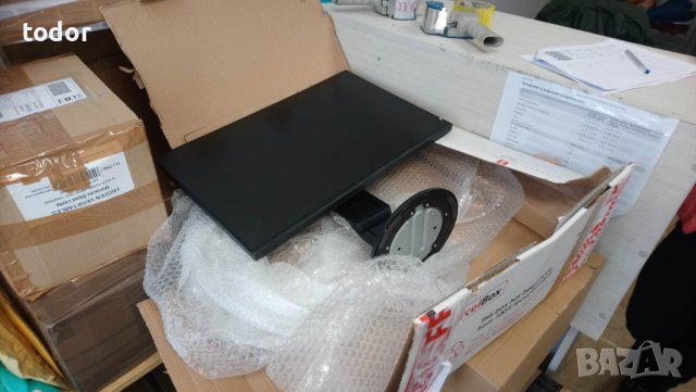 Почти нов монитор EIZO Flexscan EV2457 24'' IPS , снимка 3 - Монитори - 41039498