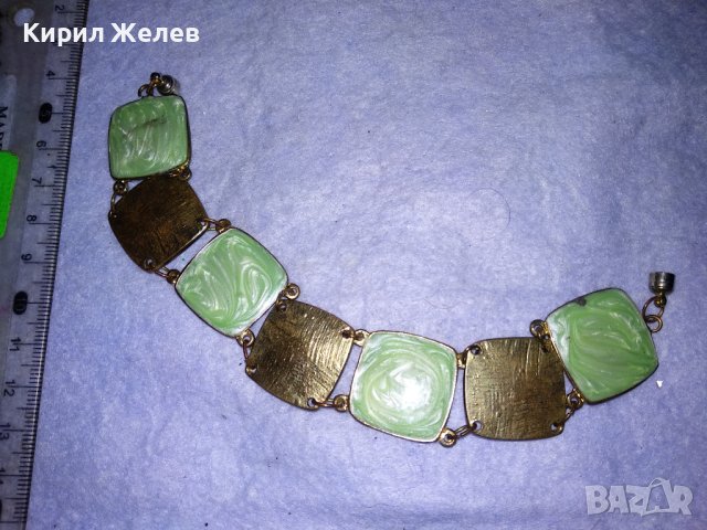 ЕФЕКТНА ЗЛАТИСТА с ЕМАЙЛ-ЛАК ВИНТИДЖ ГРИВНА от НЕРЪЖДАЕМА СТОМАНА с МАГНИТНА ЗАКОПЧАЛКА 11872, снимка 3 - Гривни - 41761560