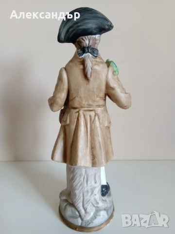 Статуетка бисквитен порцелан CAPODIMONTE маркирана , снимка 3 - Статуетки - 50495569